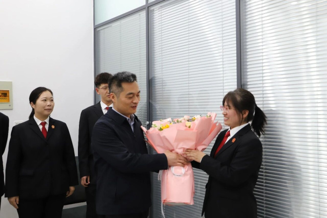 送奖到岗鼓干劲  实干担当强动能